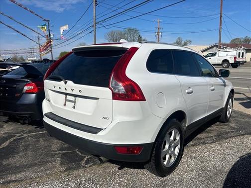 Ice White 2012 Volvo XC60 3.2
