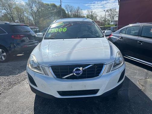 Ice White 2012 Volvo XC60 3.2