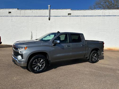 Sterling Gray Metallic 2023 Chevrolet Silverado 1500 LT