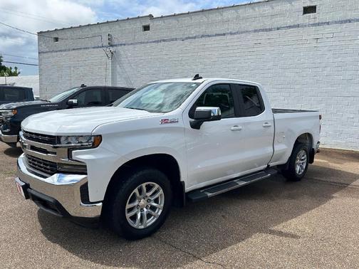 Summit White 2019 Chevrolet Silverado 1500 LT