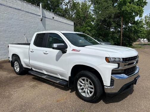 Summit White 2019 Chevrolet Silverado 1500 LT