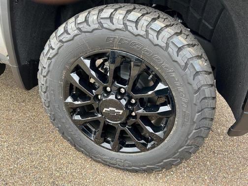 Sterling Gray Metallic 2026 Chevrolet Silverado 2500 LT