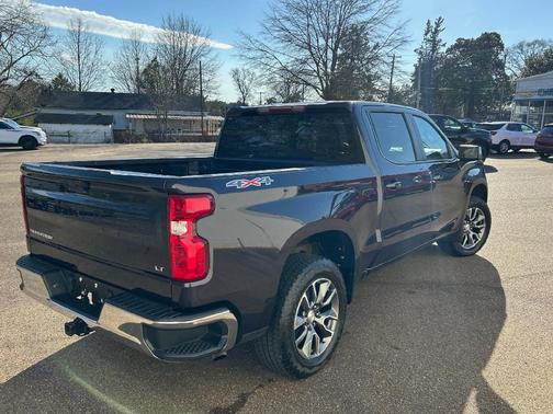 Dark Ash Metallic 2024 Chevrolet Silverado 1500 LT