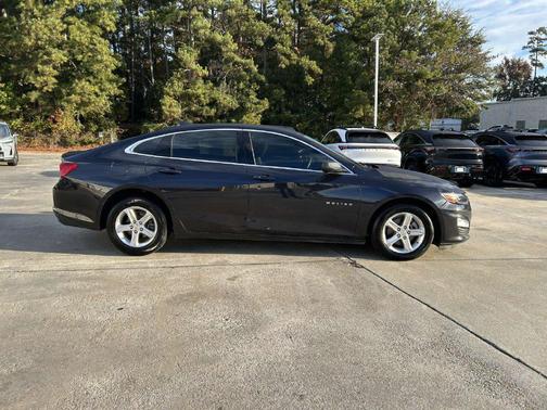 Dark Ash Metallic 2022 Chevrolet Malibu 1LS
