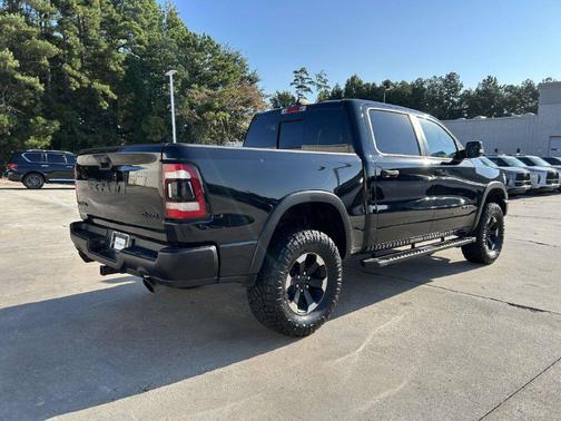 Diamond Black Crystal Pearlcoat 2022 RAM 1500 Rebel