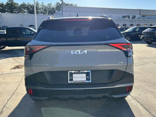 Wolf Gray 2024 Kia Sportage X-Line