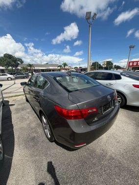 2013 Acura ILX 2.0L w/Premium Package