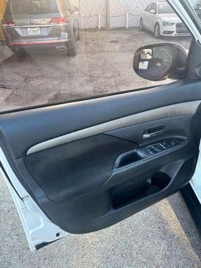 2014 Mitsubishi Outlander SE