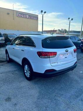 2017 Kia Sorento LX