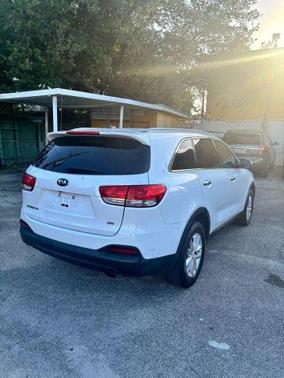 2017 Kia Sorento LX