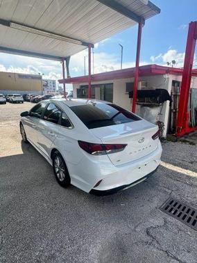 2018 Hyundai SONATA SE
