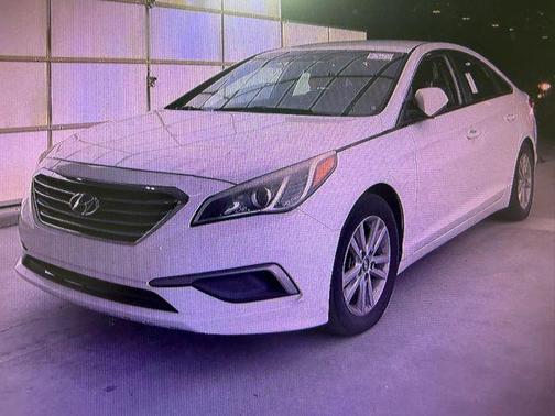Quartz White Pearl 2016 Hyundai SONATA SE
