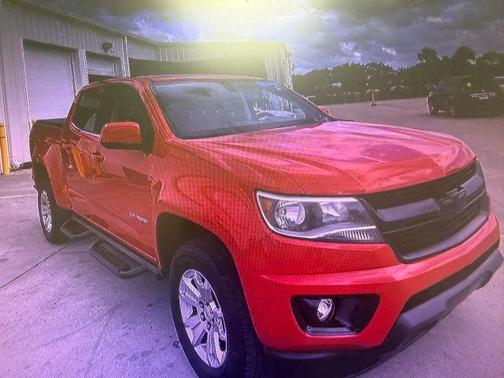 Red 2019 Chevrolet Colorado LT