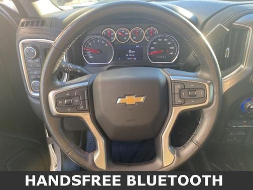 Photo 2 of 14 of 2019 Chevrolet Silverado 1500 LT