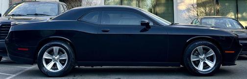 Pitch Black Clearcoat 2020 Dodge Challenger SXT