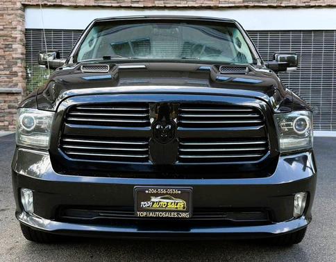 Brilliant Black Crystal Pearl 2016 RAM 1500 Sport