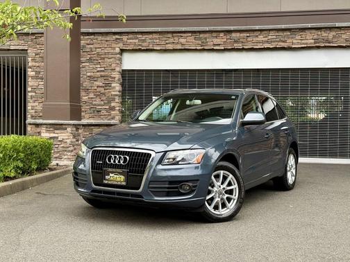 Gray 2009 Audi Q5 3.2 Premium