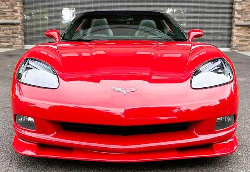 RED 2005 Chevrolet Corvette Base