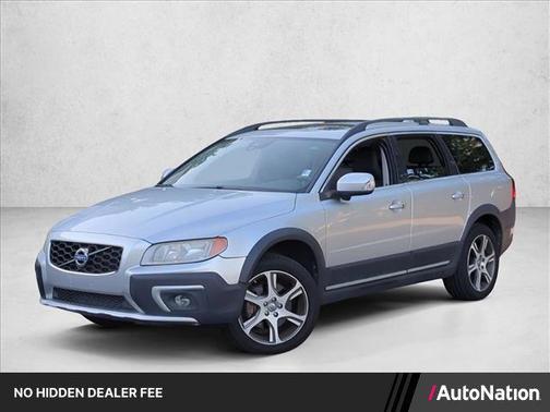 Bright Silver Metallic 2014 Volvo XC70 T6