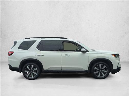 Platinum White Pearl 2024 Honda Pilot Touring 8-Passenger