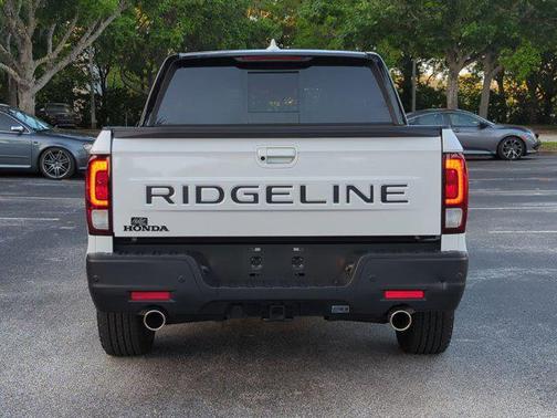 Platinum White Pearl 2025 Honda Ridgeline Black