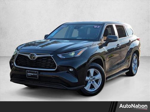 2023 Toyota Highlander LE