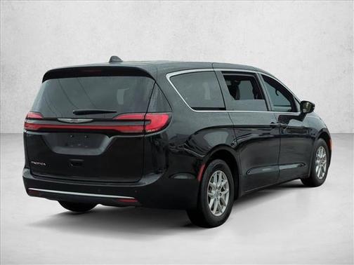 Diamond Black Crystal Pearlcoat 2025 Chrysler Pacifica L
