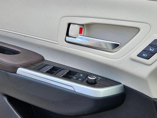 2021 Toyota Sienna Platinum