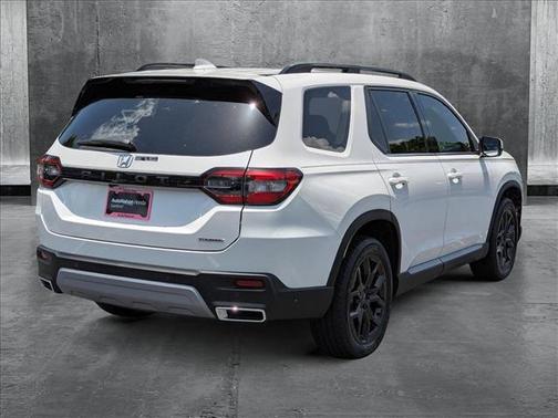 2025 Honda Pilot Touring 8-Passenger