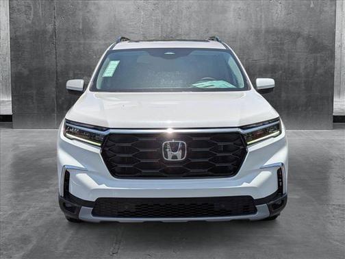 2025 Honda Pilot Touring 8-Passenger