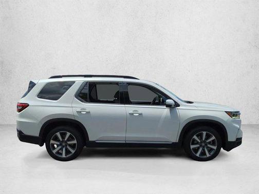 Platinum White Pearl 2024 Honda Pilot Touring 8-Passenger