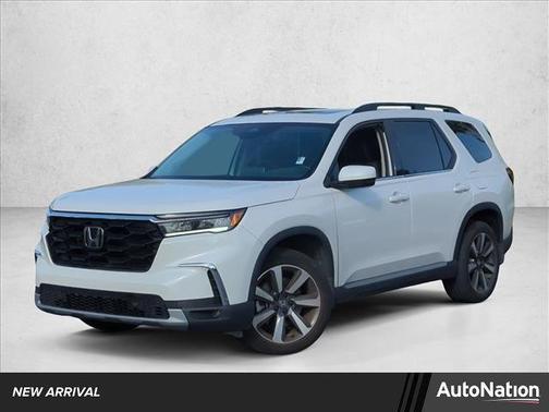 Platinum White Pearl 2024 Honda Pilot Touring 8-Passenger