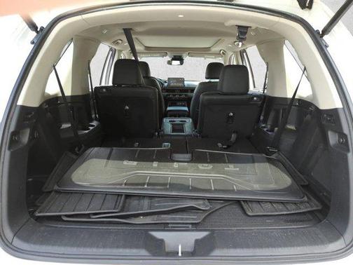 Platinum White Pearl 2024 Honda Pilot Touring 8-Passenger