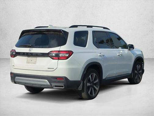 Platinum White Pearl 2024 Honda Pilot Touring 8-Passenger