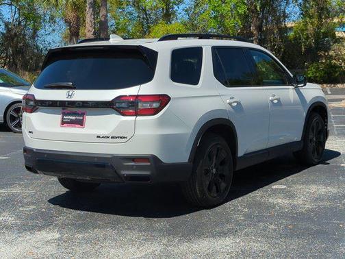 Platinum White Pearl 2026 Honda Pilot Black Edition
