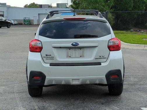 Crystal White Pearl 2015 Subaru XV Crosstrek 2.0i Premium