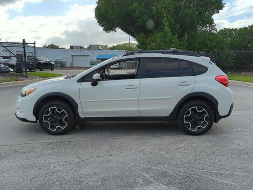 Crystal White Pearl 2015 Subaru XV Crosstrek 2.0i Premium