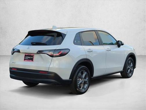 Platinum White Pearl 2027 Honda HR-V LX