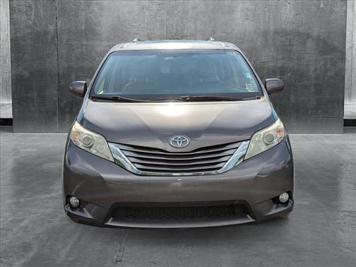 2016 Toyota Sienna XLE