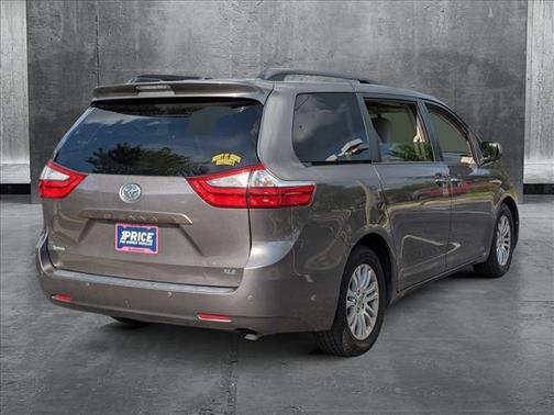 2016 Toyota Sienna XLE