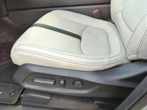 Solar Silver Metallic 2026 Honda Pilot Touring 8-Passenger