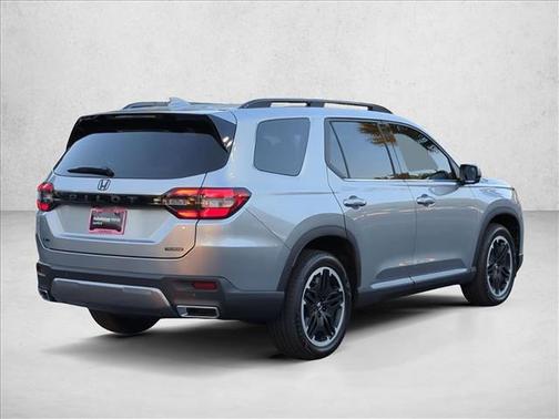 Solar Silver Metallic 2026 Honda Pilot Touring 8-Passenger