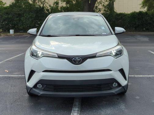 Blizzard Pearl [Wh 2019 Toyota C-HR Limited