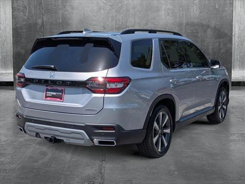 2025 Honda Pilot Touring 8-Passenger