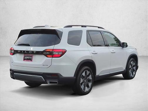 Platinum White Pearl 2026 Honda Pilot Elite