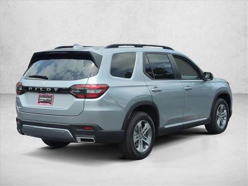 Solar Silver Metallic 2026 Honda Pilot EX-L