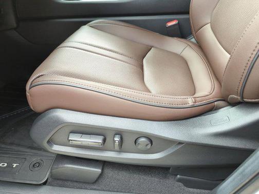 Platinum White Pearl 2026 Honda Pilot Elite