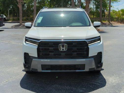Platinum White Pearl 2026 Honda Pilot Touring 8-Passenger