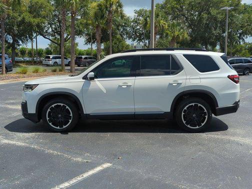Platinum White Pearl 2026 Honda Pilot Touring 8-Passenger