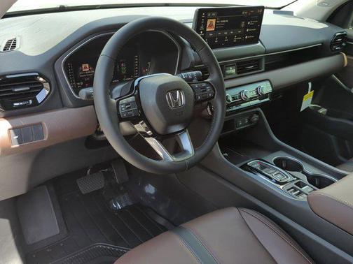 Platinum White Pearl 2026 Honda Pilot Touring 8-Passenger
